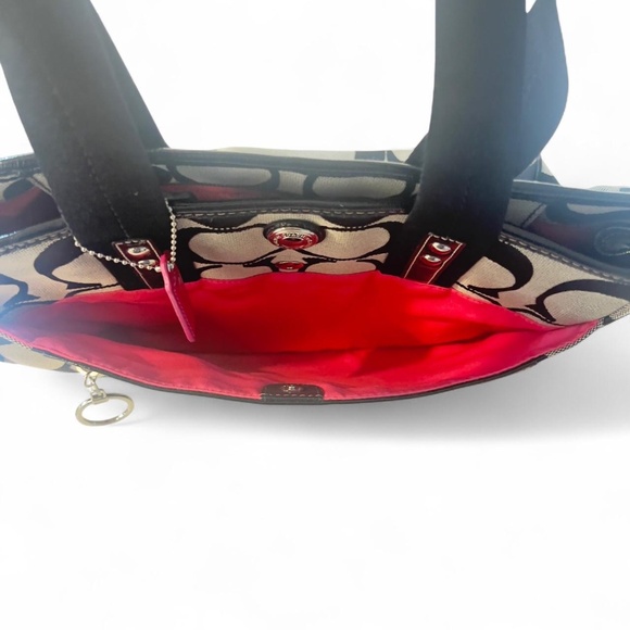 COACH Signature Daisy Signature Large Tote - 2017 Style F148782 w/ 2 Hangtags - Picture 2 of 11